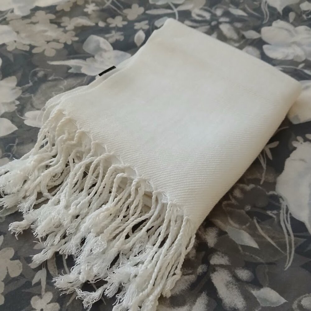 Tres Chic Ivory Viscose Faille Scarf with Fringe